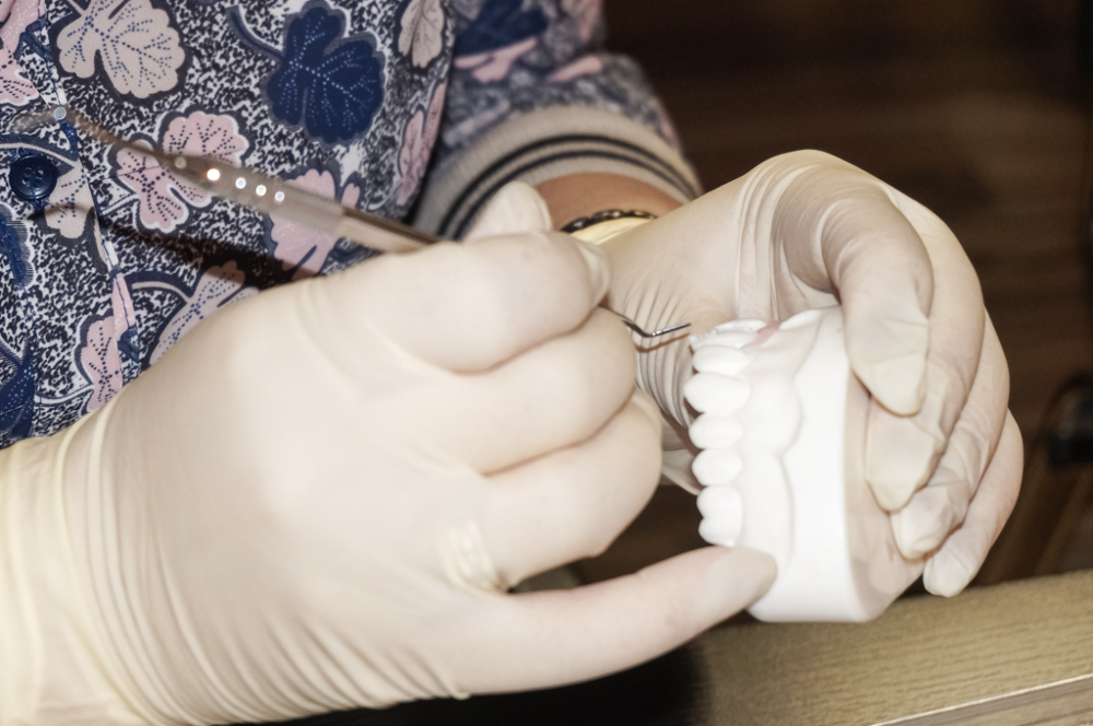  Керамические и композитные виниры в реставрации фронтальных зубов